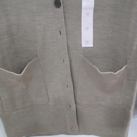 bobeau top and banana repuplic cardigan - Picture 6 of 8